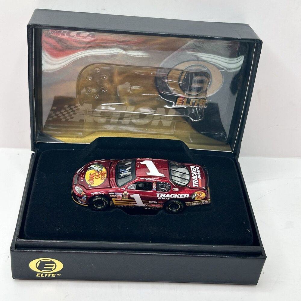 Action Elite Diecast 2005 Martin Truex Jr #1 Bass Pro  1:24 Scale NASCAR 1of 480